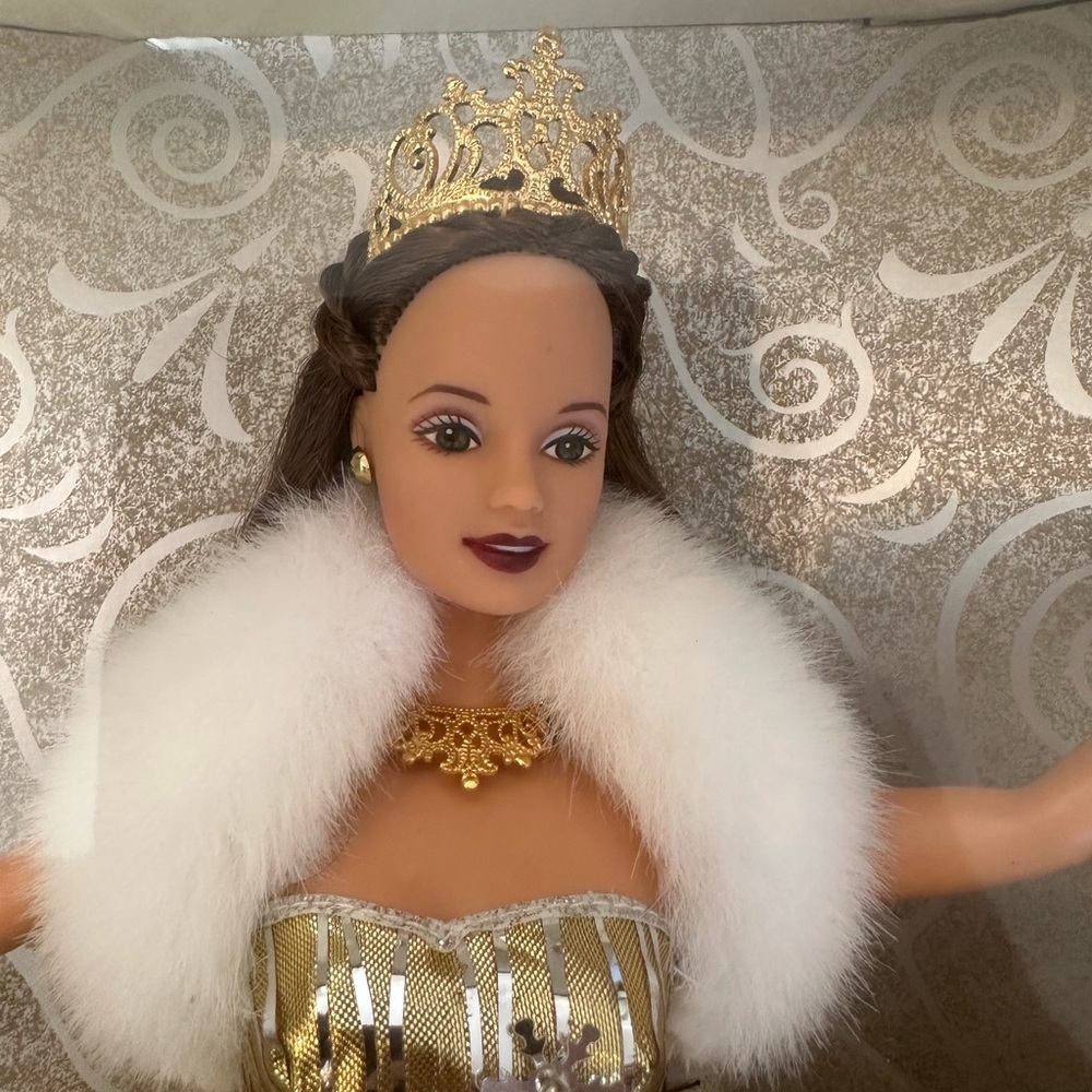 Vintage 2000 Barbie Celebration Teresa Doll NRFB - Picture 6 of 7